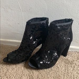 Black sequins peep toe heels